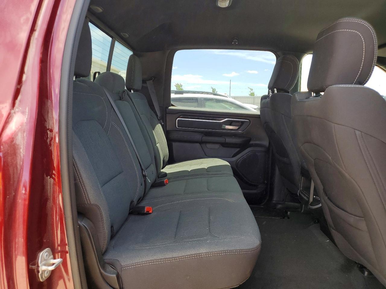 RAM 1500 Big Horn 4x4 Crew Cab 5'7" Box 2023