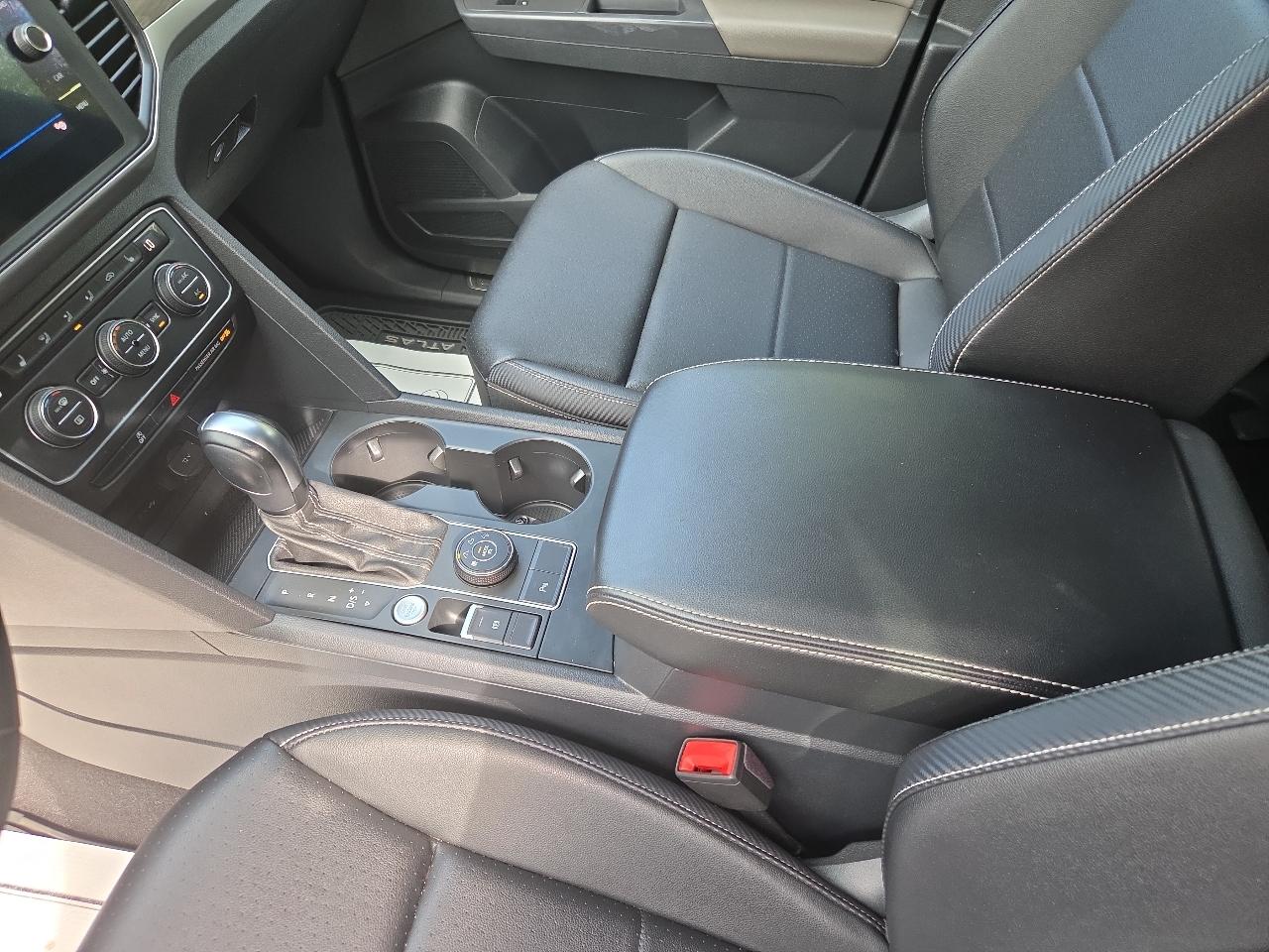 Volkswagen Atlas Cross Sport 2.0T SE w/Technology 4MOTION 2021