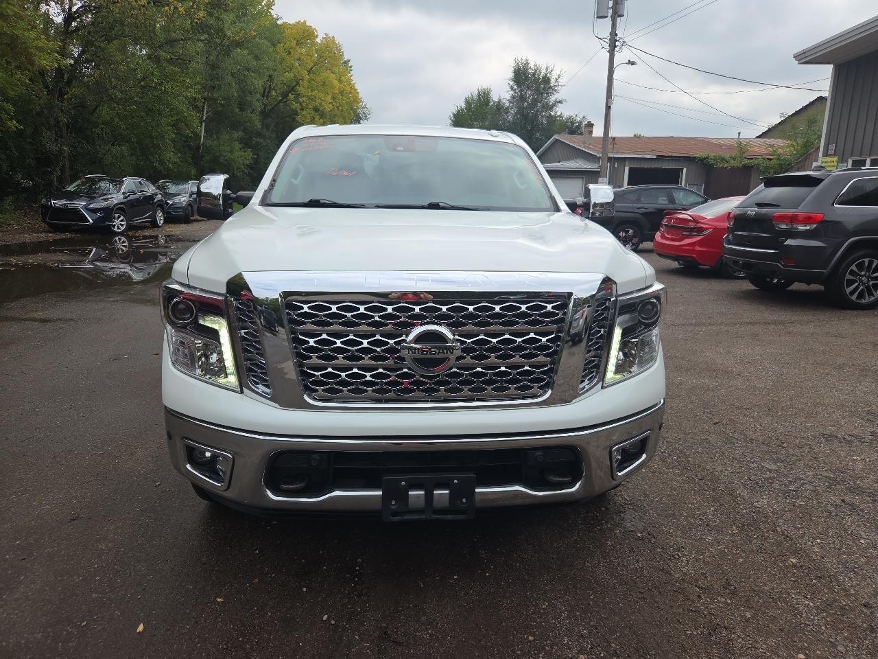 Nissan Titan 4x4 Crew Cab SL 2018