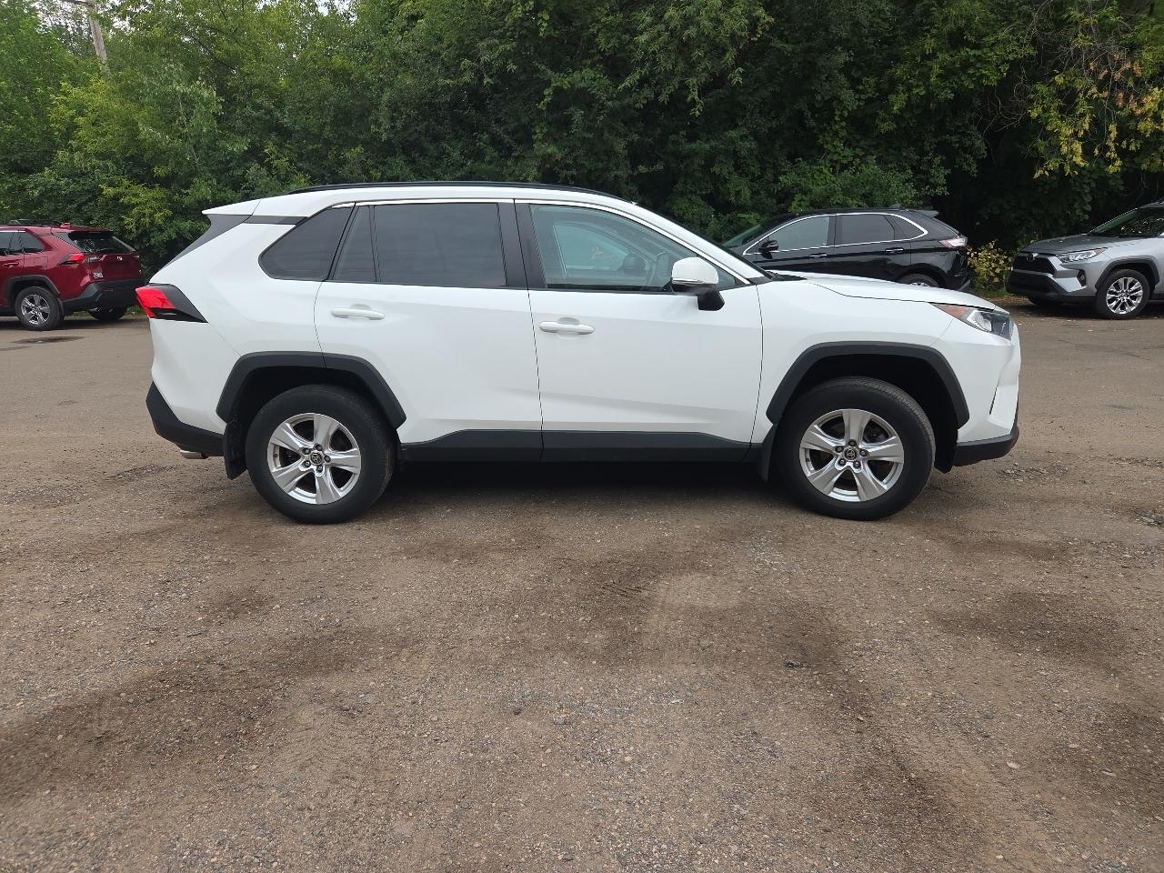 Toyota RAV4 XLE AWD (Natl) 2021