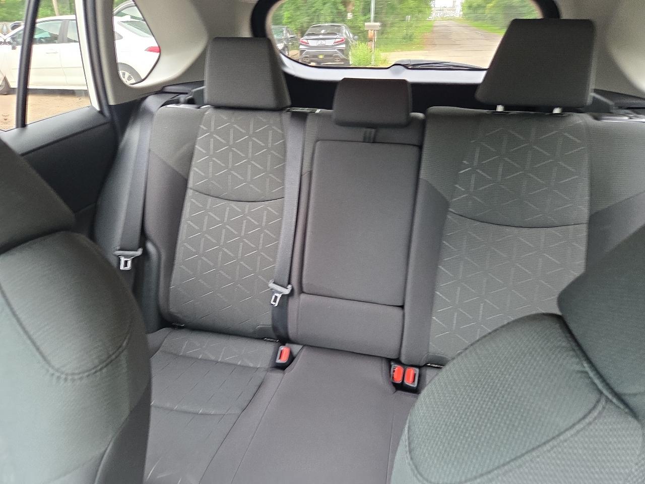 Toyota RAV4 XLE AWD (Natl) 2021