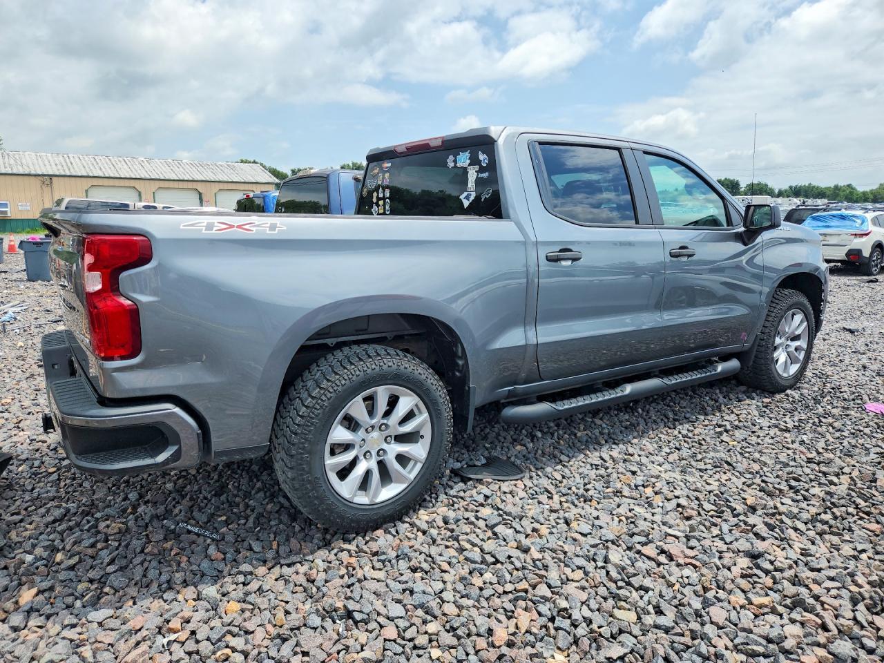 Chevrolet Silverado 1500 4WD Crew Cab 147" Custom 2021