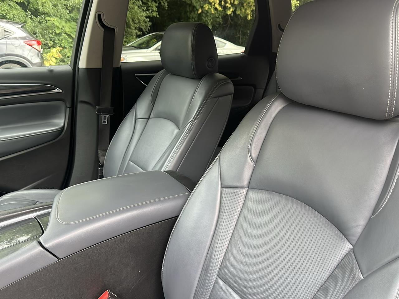 Buick Enclave AWD 4dr Essence 2021