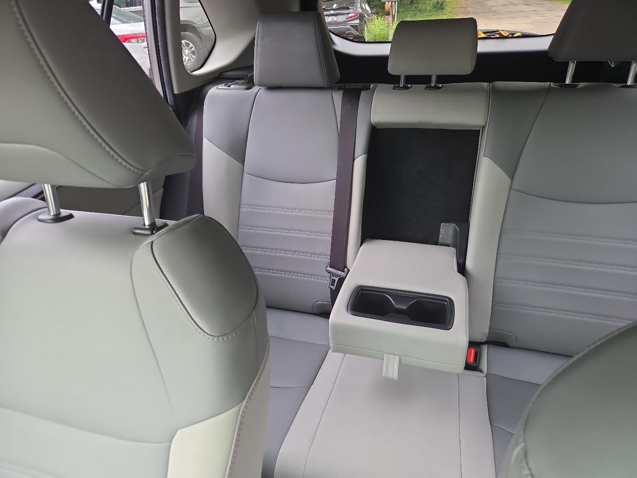 Toyota RAV4 XLE Premium AWD (Natl) 2019