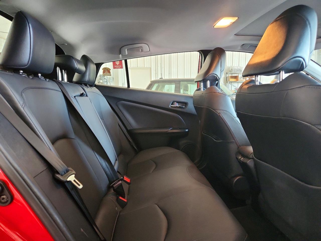 Toyota Prius L Eco (Natl) 2021