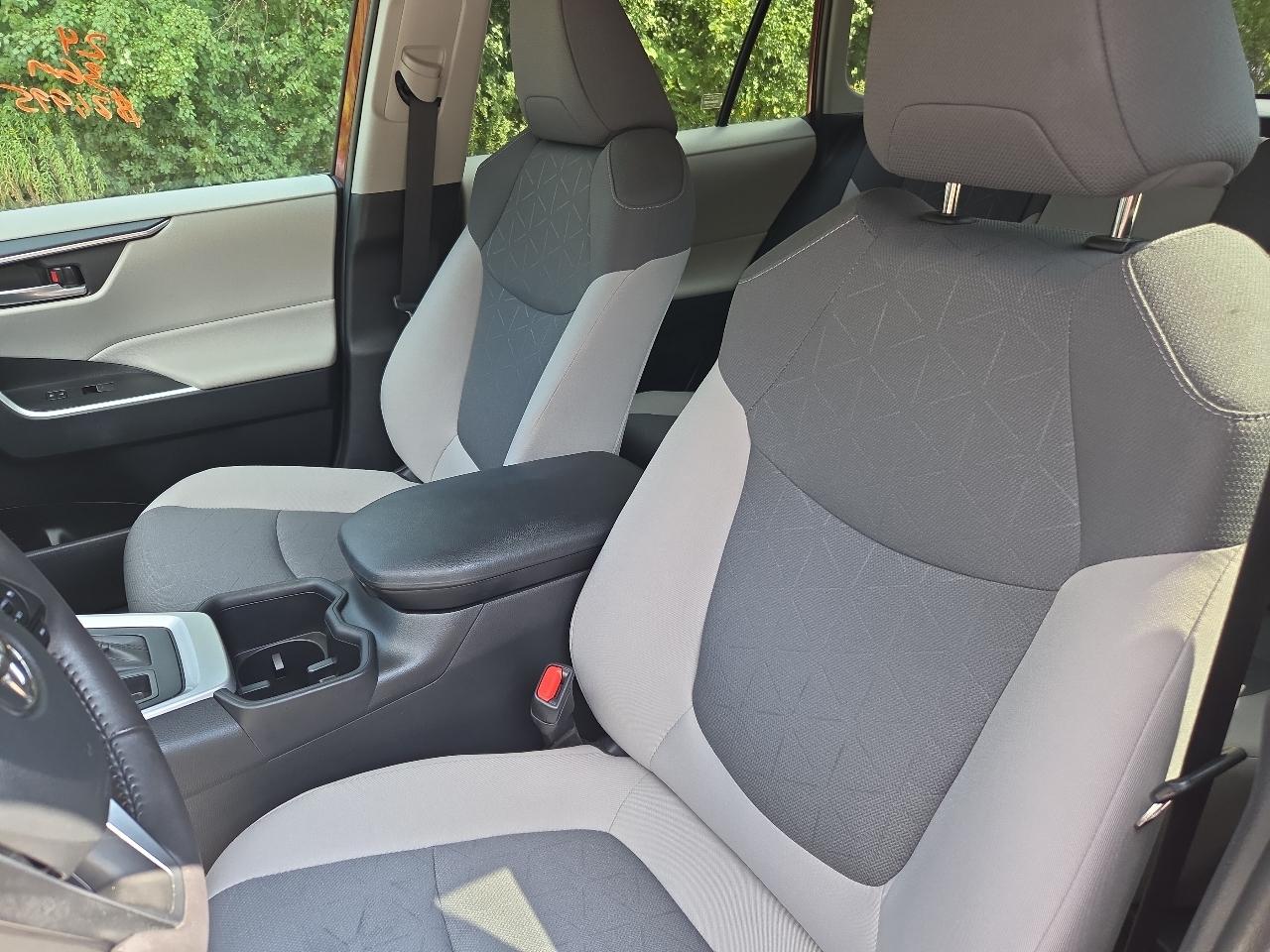 Toyota RAV4 XLE AWD (Natl) 2024