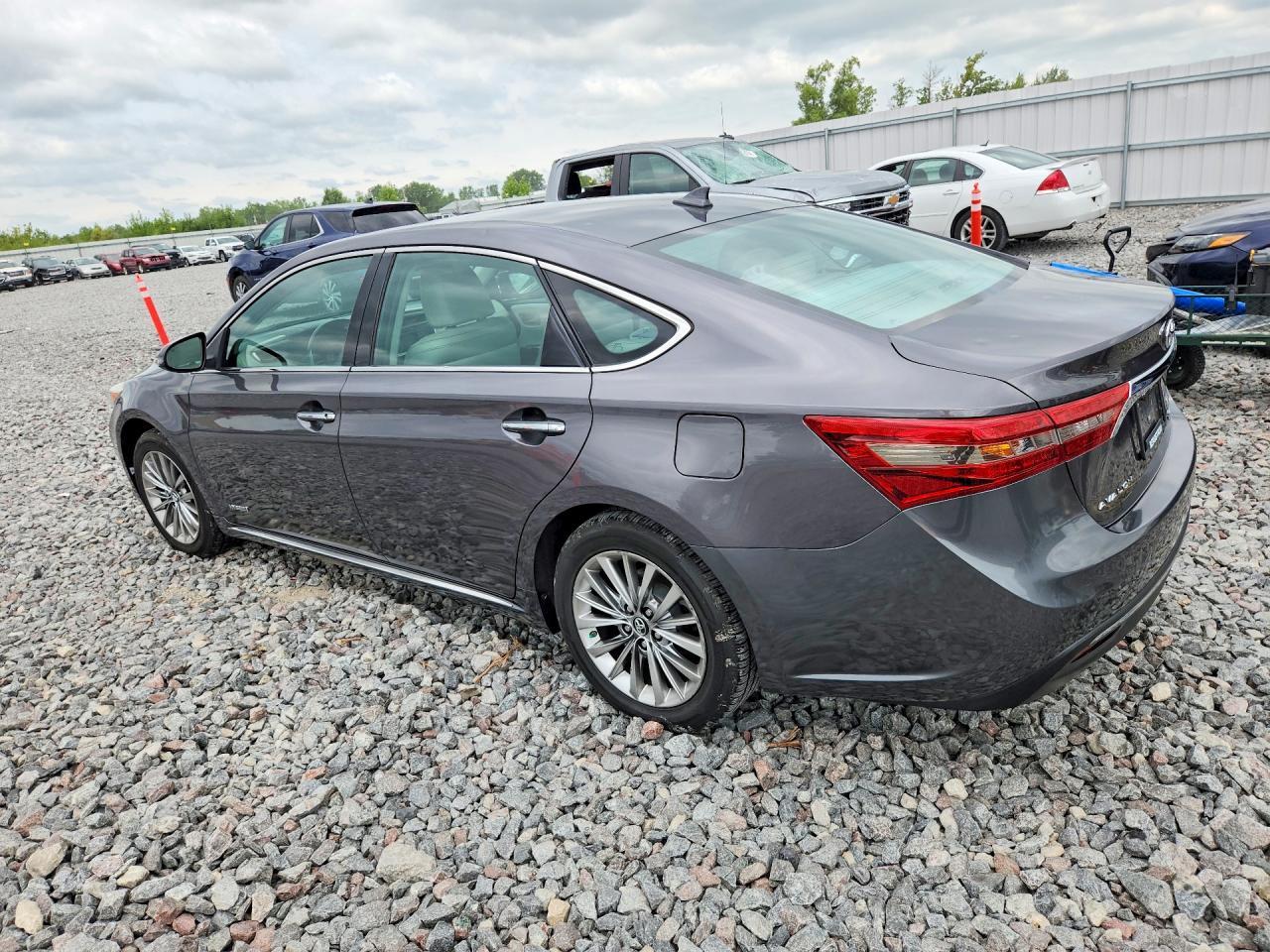Toyota Avalon Hybrid 4dr Sdn XLE Premium (Natl) 2016