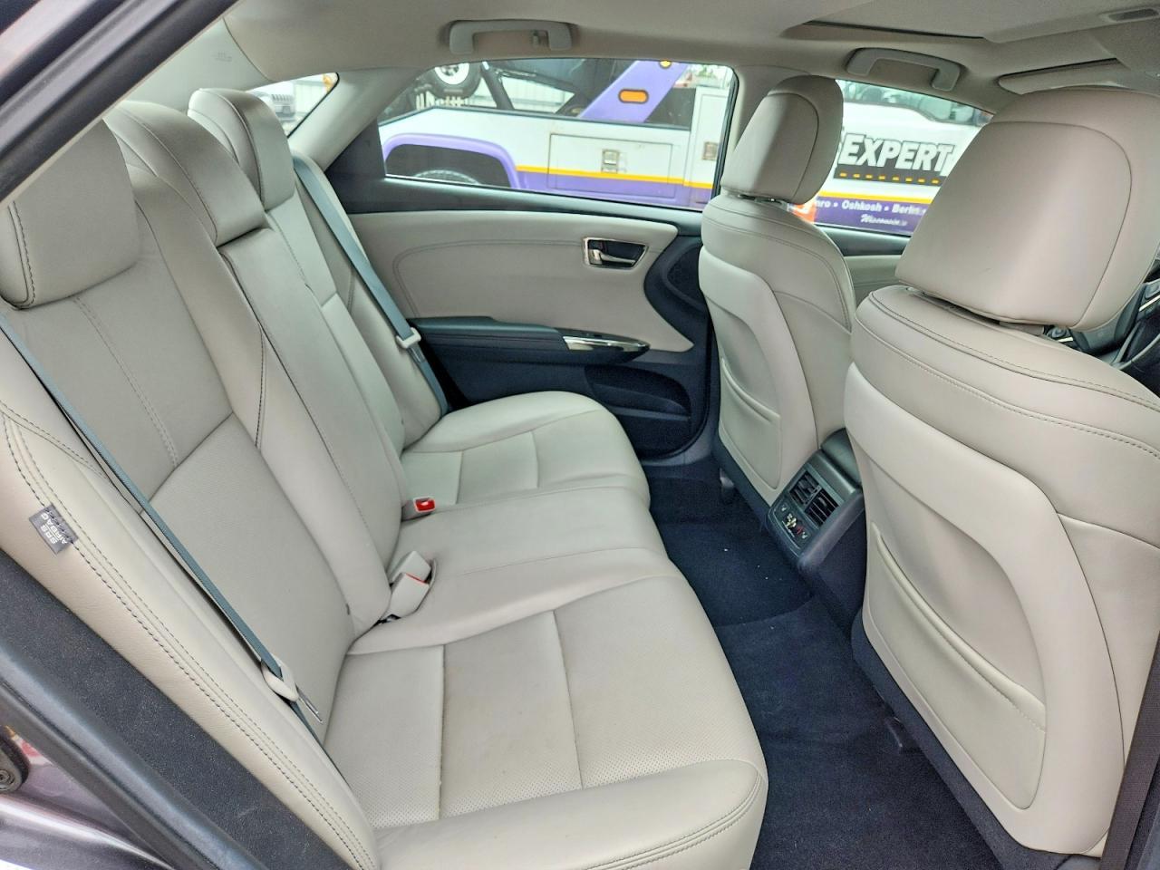 Toyota Avalon Hybrid 4dr Sdn XLE Premium (Natl) 2016