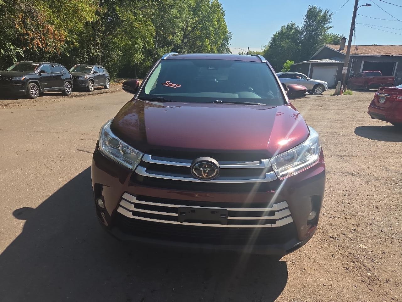 Toyota Highlander SE V6 AWD (Natl) 2019
