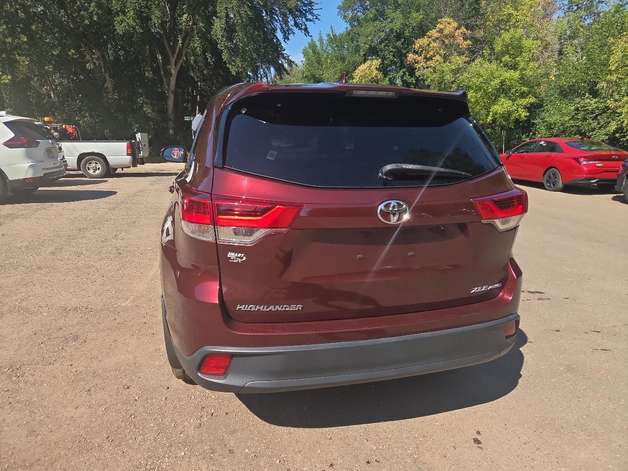 Toyota Highlander SE V6 AWD (Natl) 2019