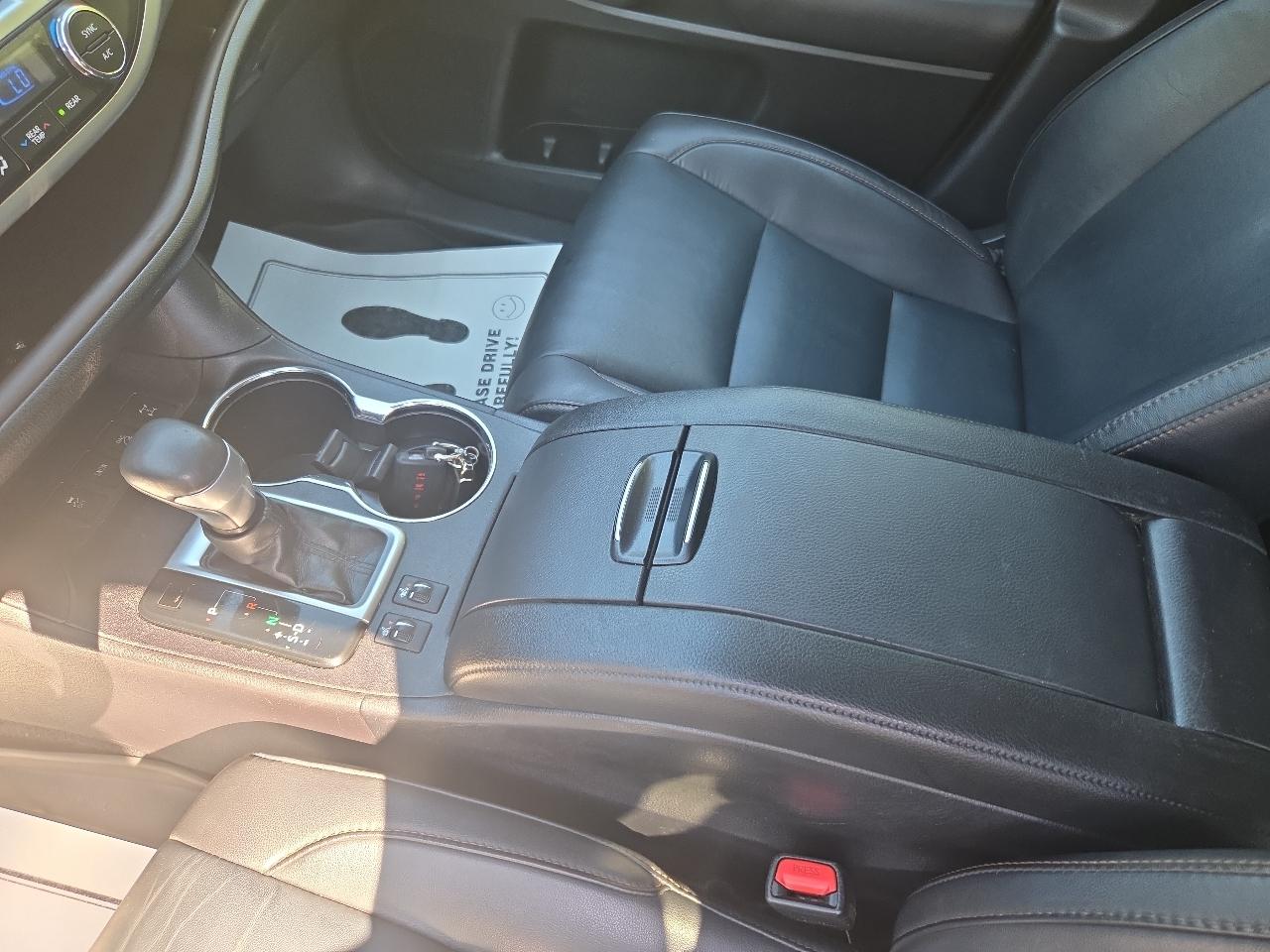 Toyota Highlander SE V6 AWD (Natl) 2019