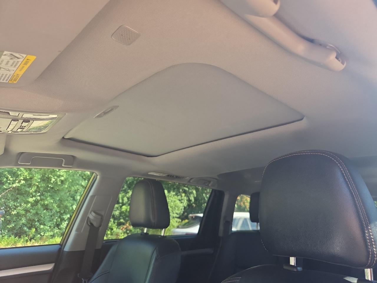 Toyota Highlander SE V6 AWD (Natl) 2019