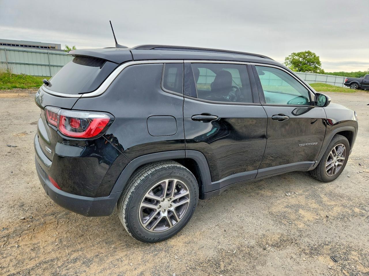 Jeep Compass Latitude w/Sun/Safety Pkg FWD 2020