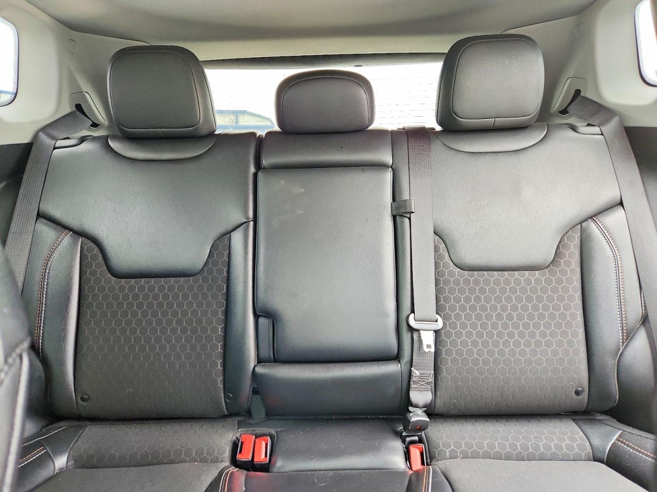 Jeep Compass Latitude w/Sun/Safety Pkg FWD 2020