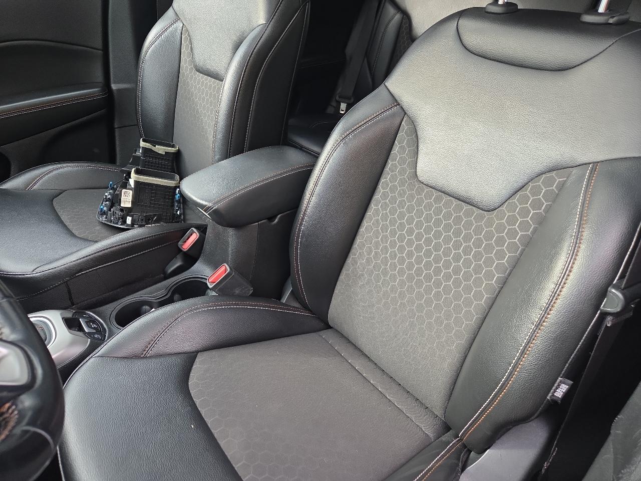 Jeep Compass Latitude w/Sun/Safety Pkg FWD 2020