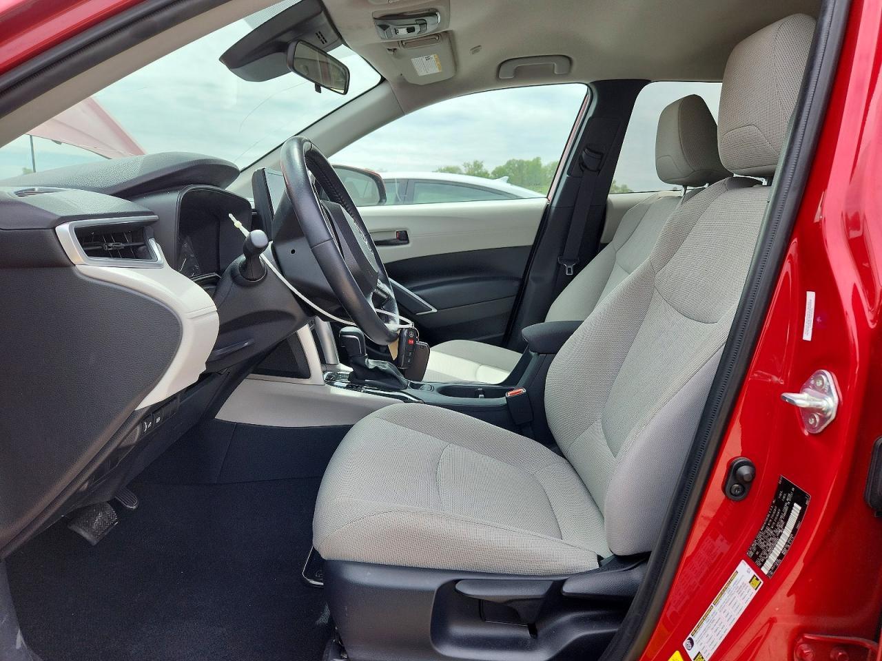 Toyota Corolla Cross LE 2WD (Natl) 2023