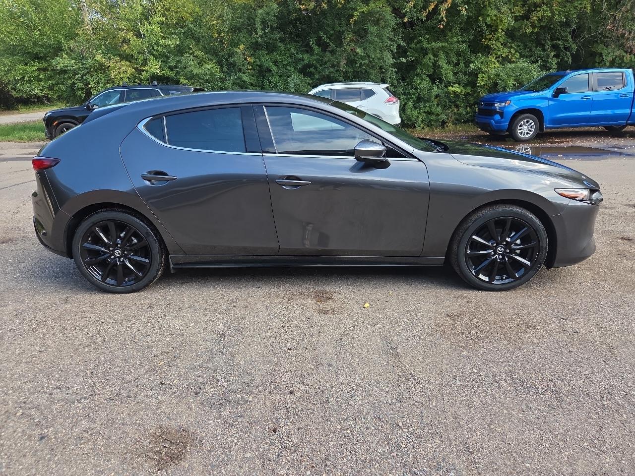 Mazda Mazda3 Hatchback Premium Manual FWD 2022