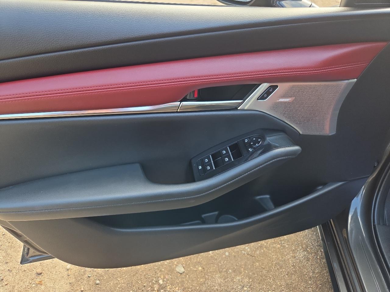 Mazda Mazda3 Hatchback Premium Manual FWD 2022
