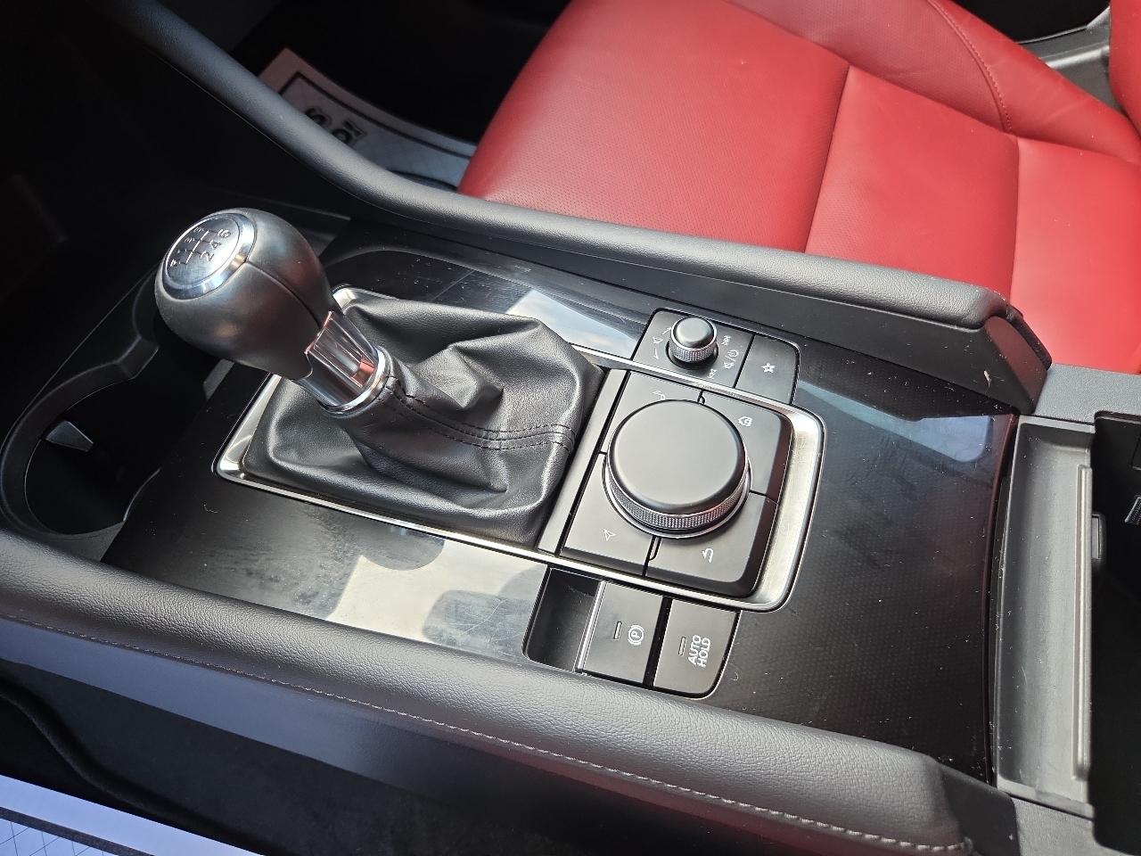 Mazda Mazda3 Hatchback Premium Manual FWD 2022