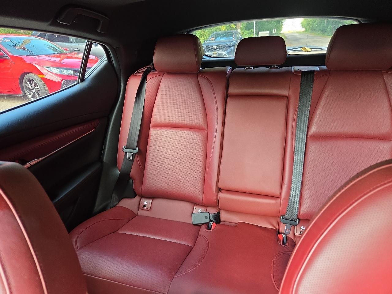 Mazda Mazda3 Hatchback Premium Manual FWD 2022