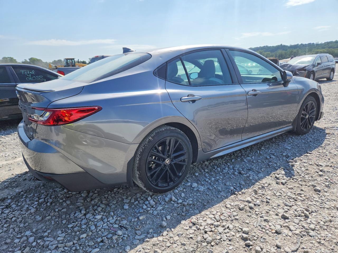 Toyota Camry LE (Natl) 2026
