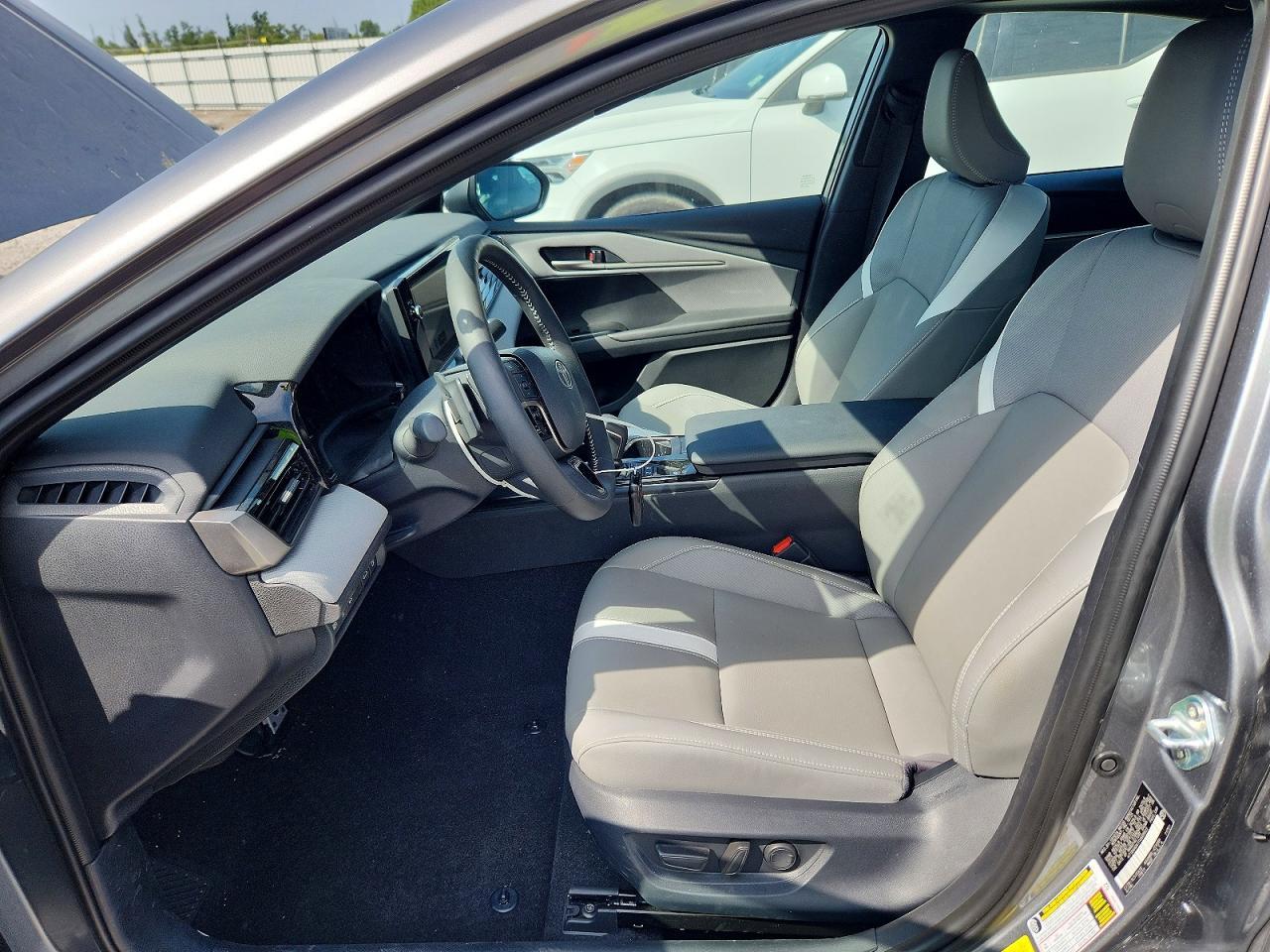 Toyota Camry LE (Natl) 2026