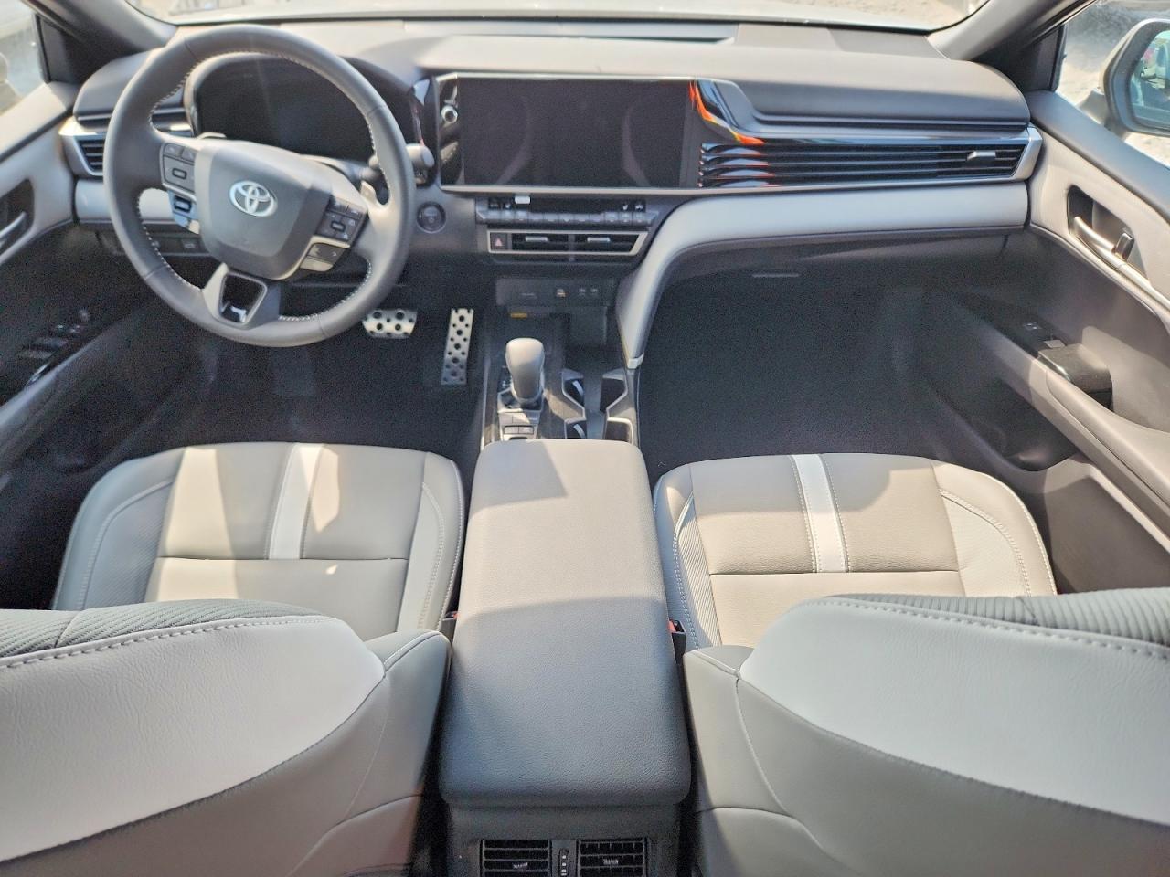 Toyota Camry LE (Natl) 2026