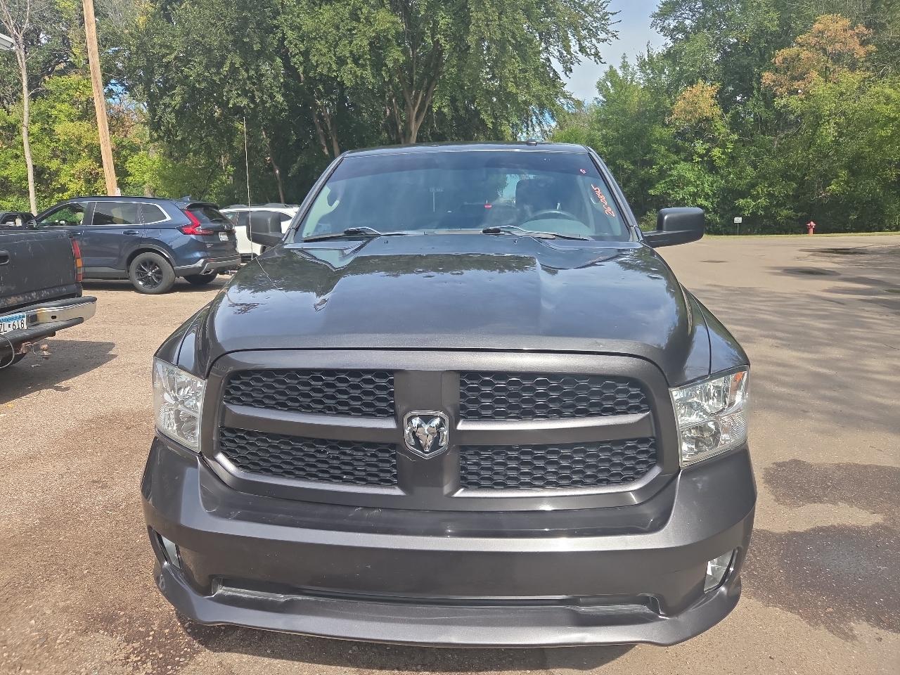 RAM 1500 4WD Crew Cab 140.5" Express 2014