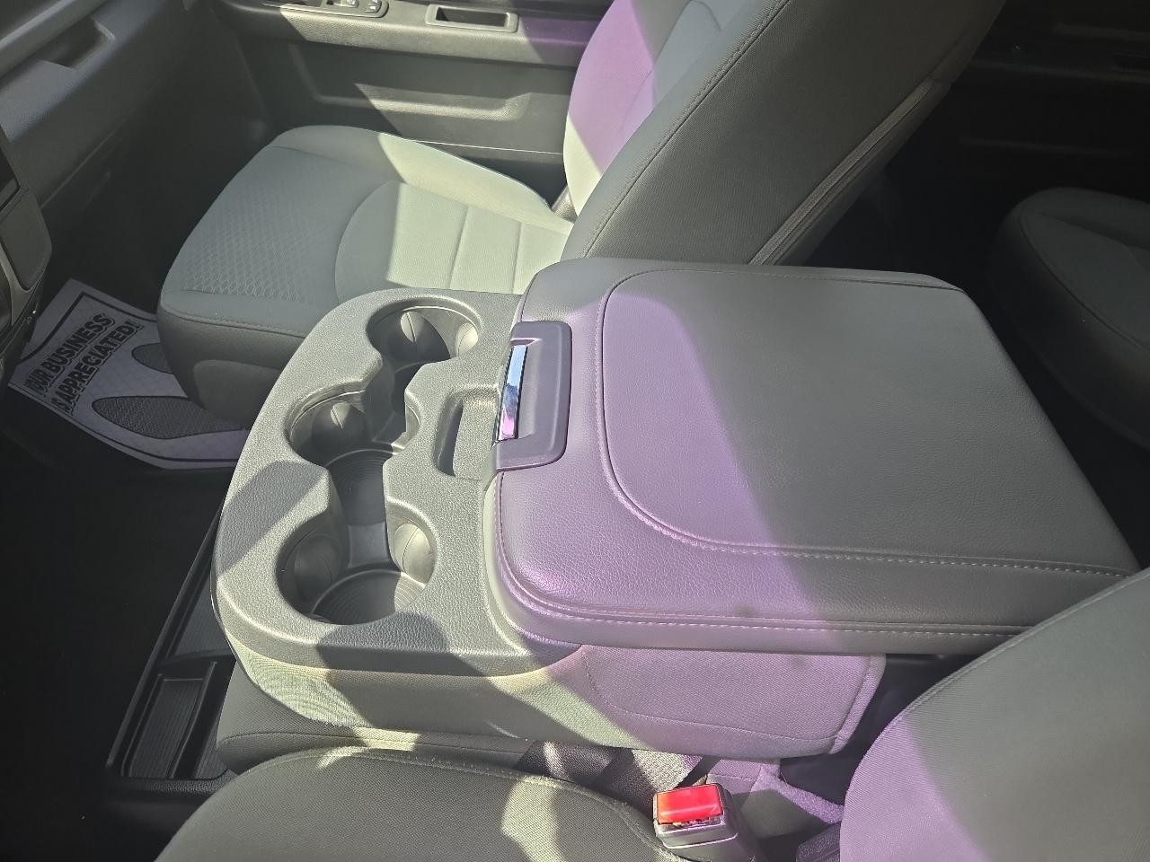 RAM 1500 4WD Crew Cab 140.5" Express 2014