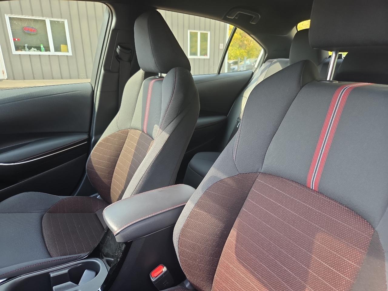 Toyota Corolla SE CVT (Natl) 2024