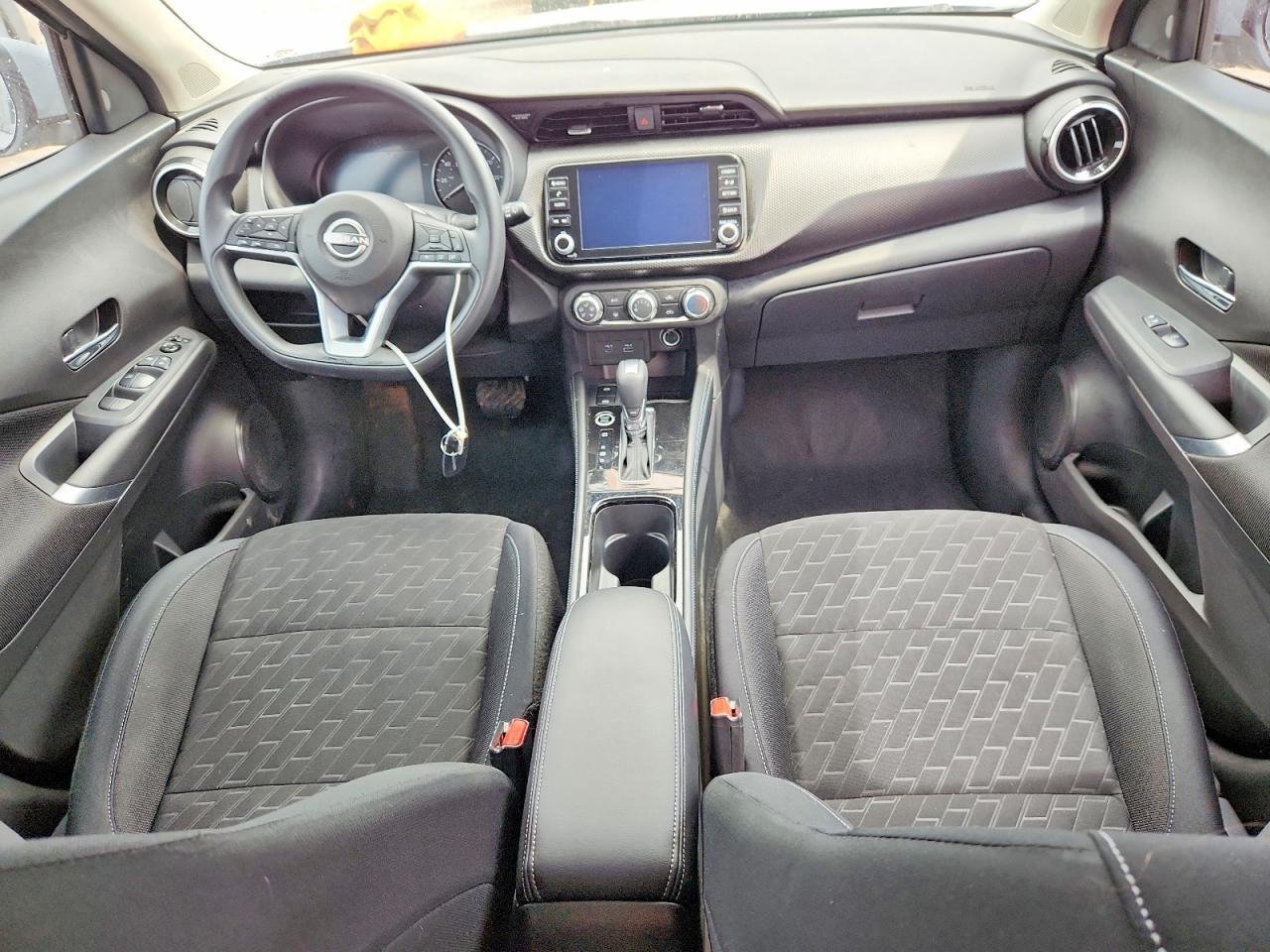 Nissan Kicks SV FWD 2024