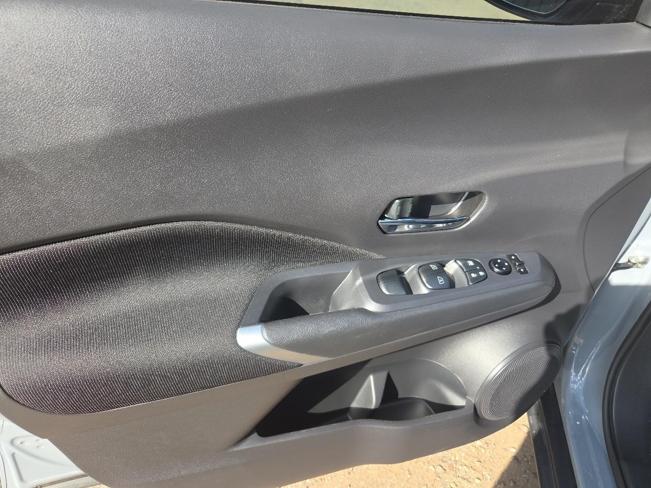 Nissan Kicks SV FWD 2024
