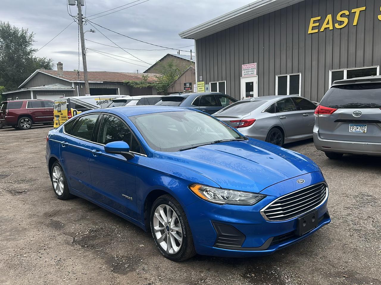 Ford Fusion Hybrid SE FWD 2019