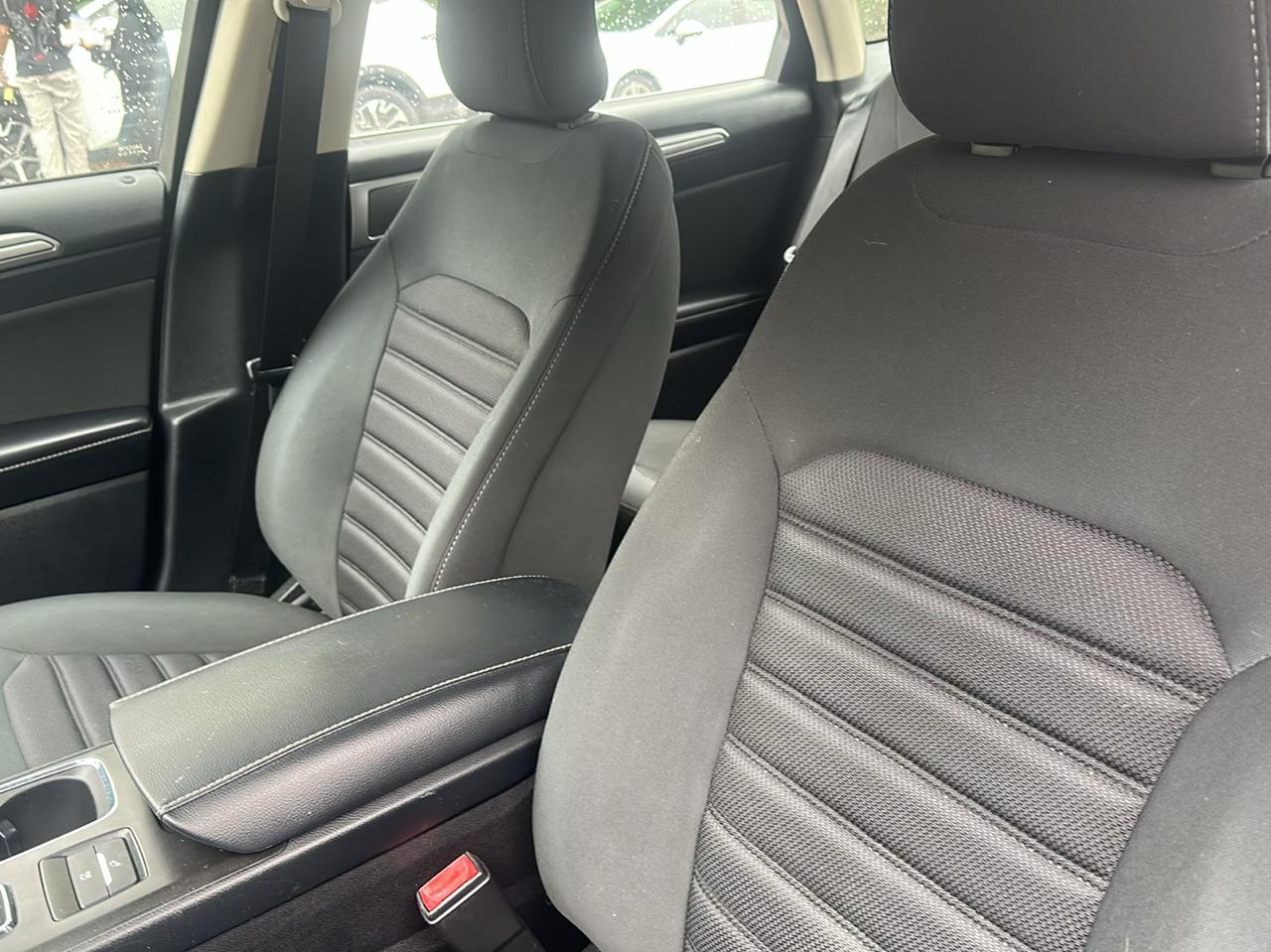 Ford Fusion Hybrid SE FWD 2019
