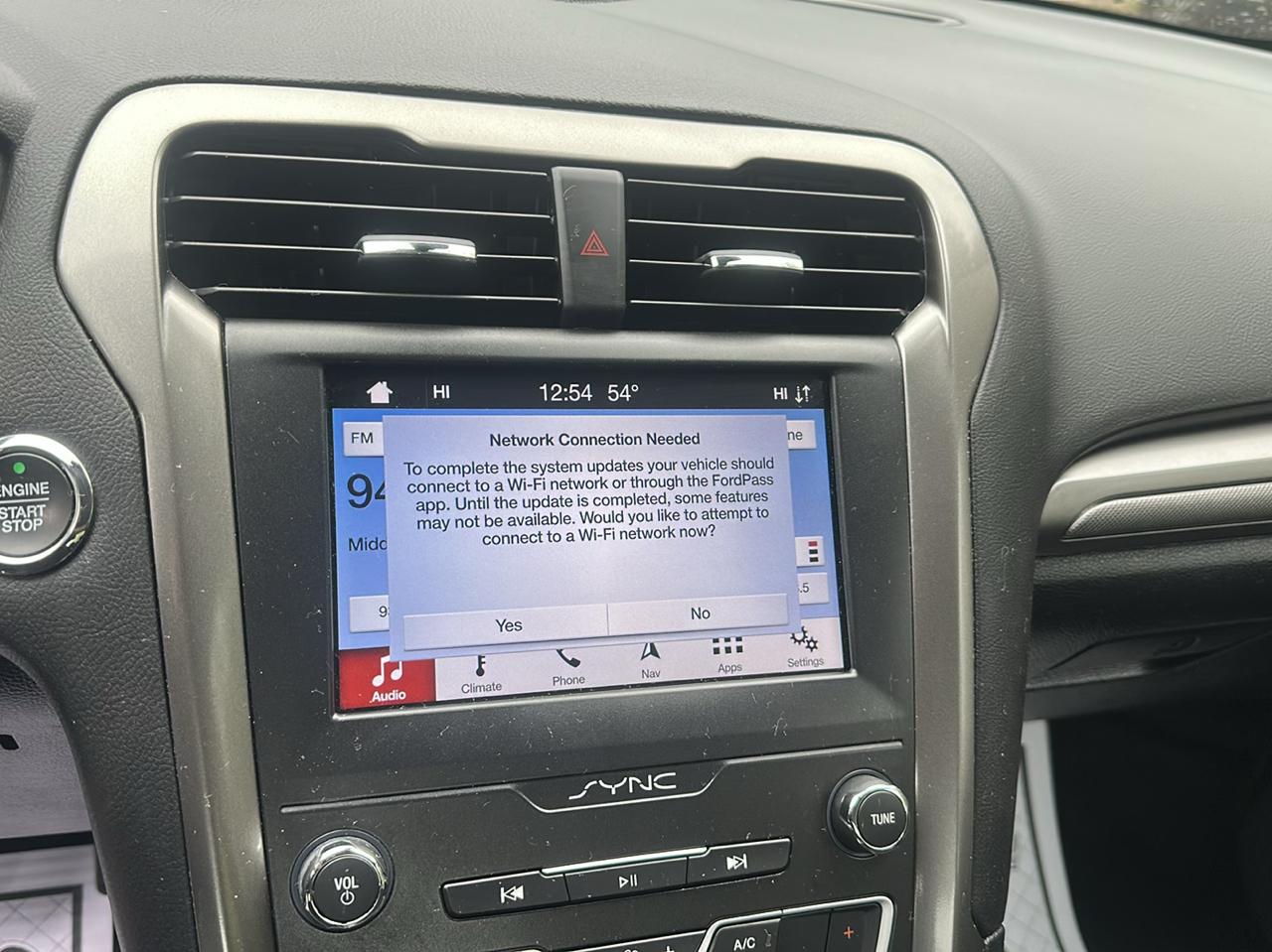 Ford Fusion Hybrid SE FWD 2019