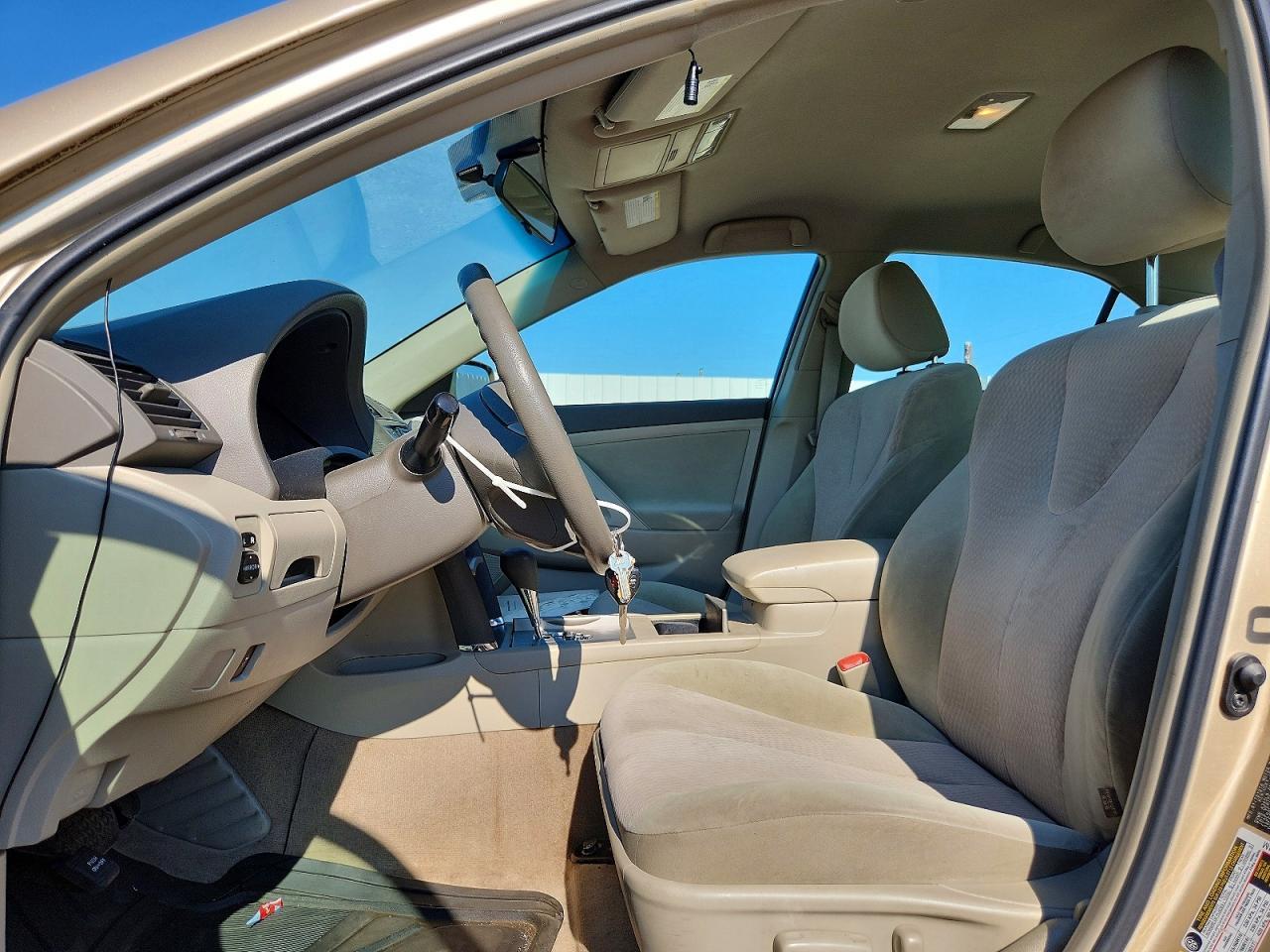 Toyota Camry 4dr Sdn I4 Man LE (Natl) 2011