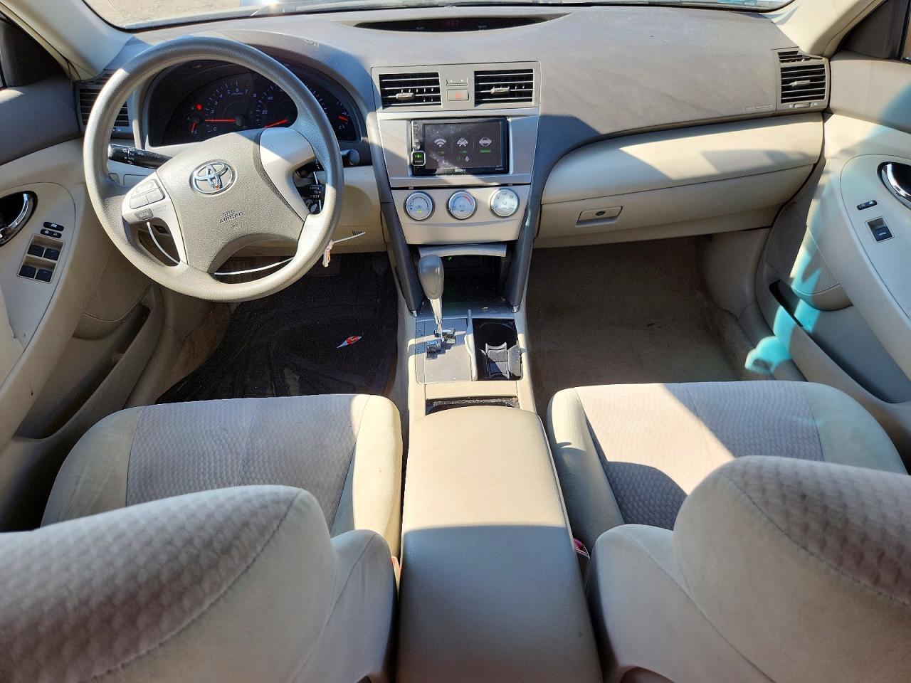 Toyota Camry 4dr Sdn I4 Man LE (Natl) 2011
