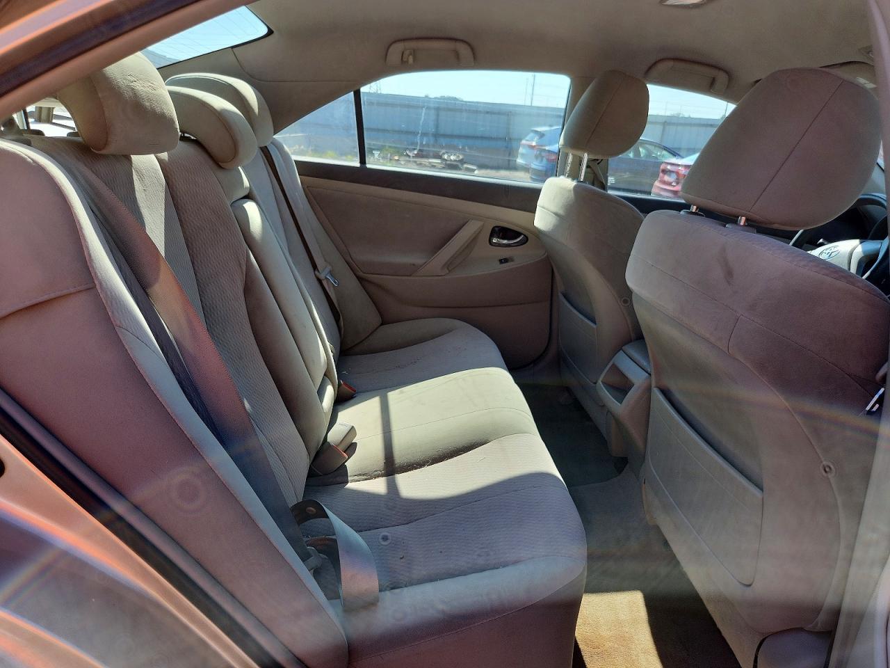 Toyota Camry 4dr Sdn I4 Man LE (Natl) 2011