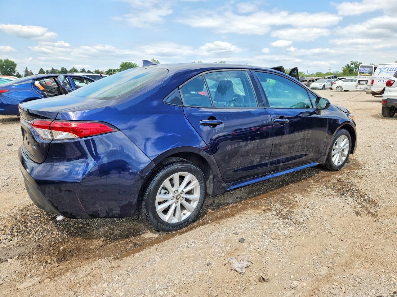 Toyota Corolla LE CVT (Natl) 2024