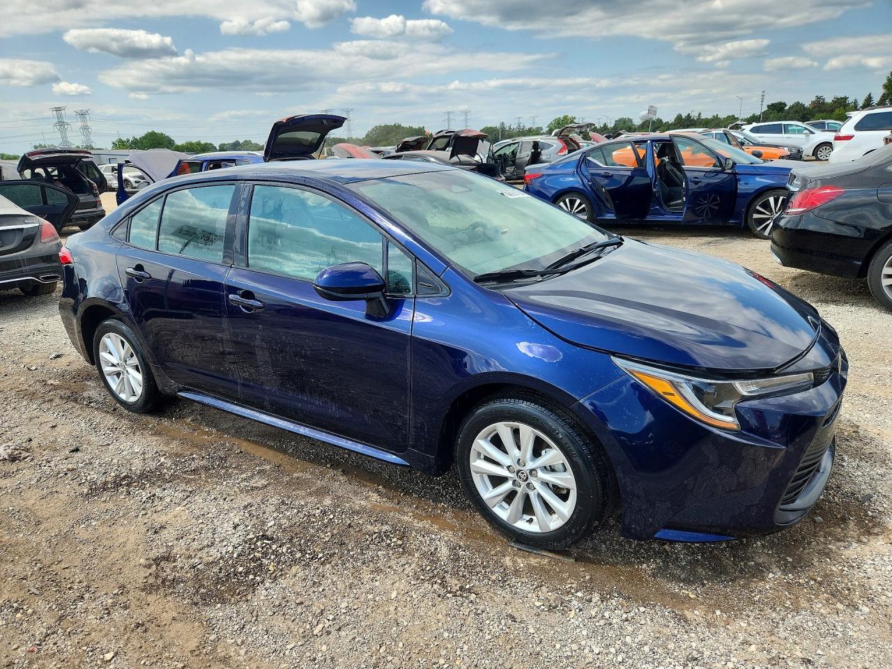 Toyota Corolla LE CVT (Natl) 2024