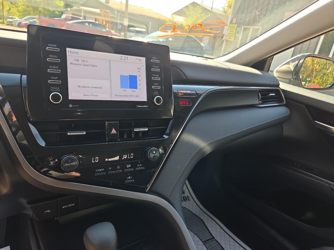 Toyota Camry LE Auto (Natl) 2024