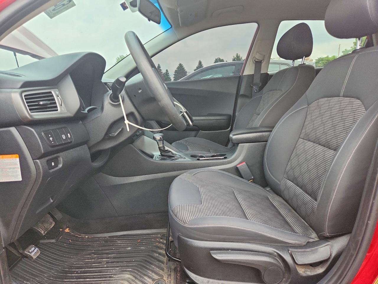 Kia Niro LX FWD 2019