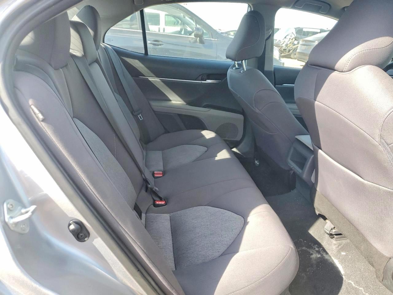 Toyota Camry Hybrid LE CVT (Natl) 2024