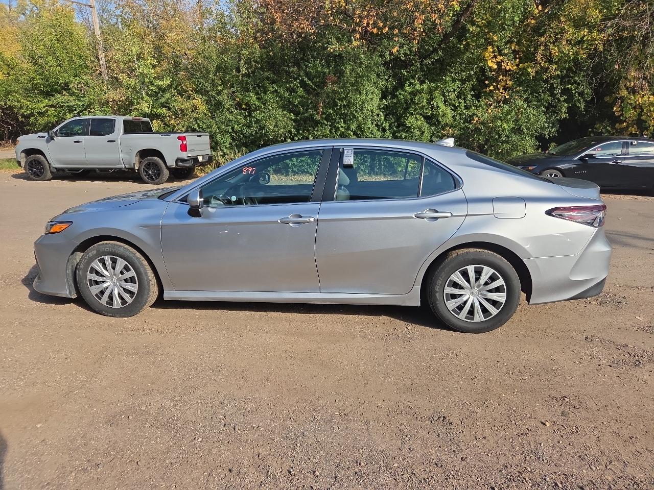 Toyota Camry Hybrid LE CVT (Natl) 2024