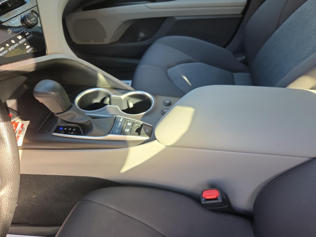 Toyota Camry Hybrid LE CVT (Natl) 2024