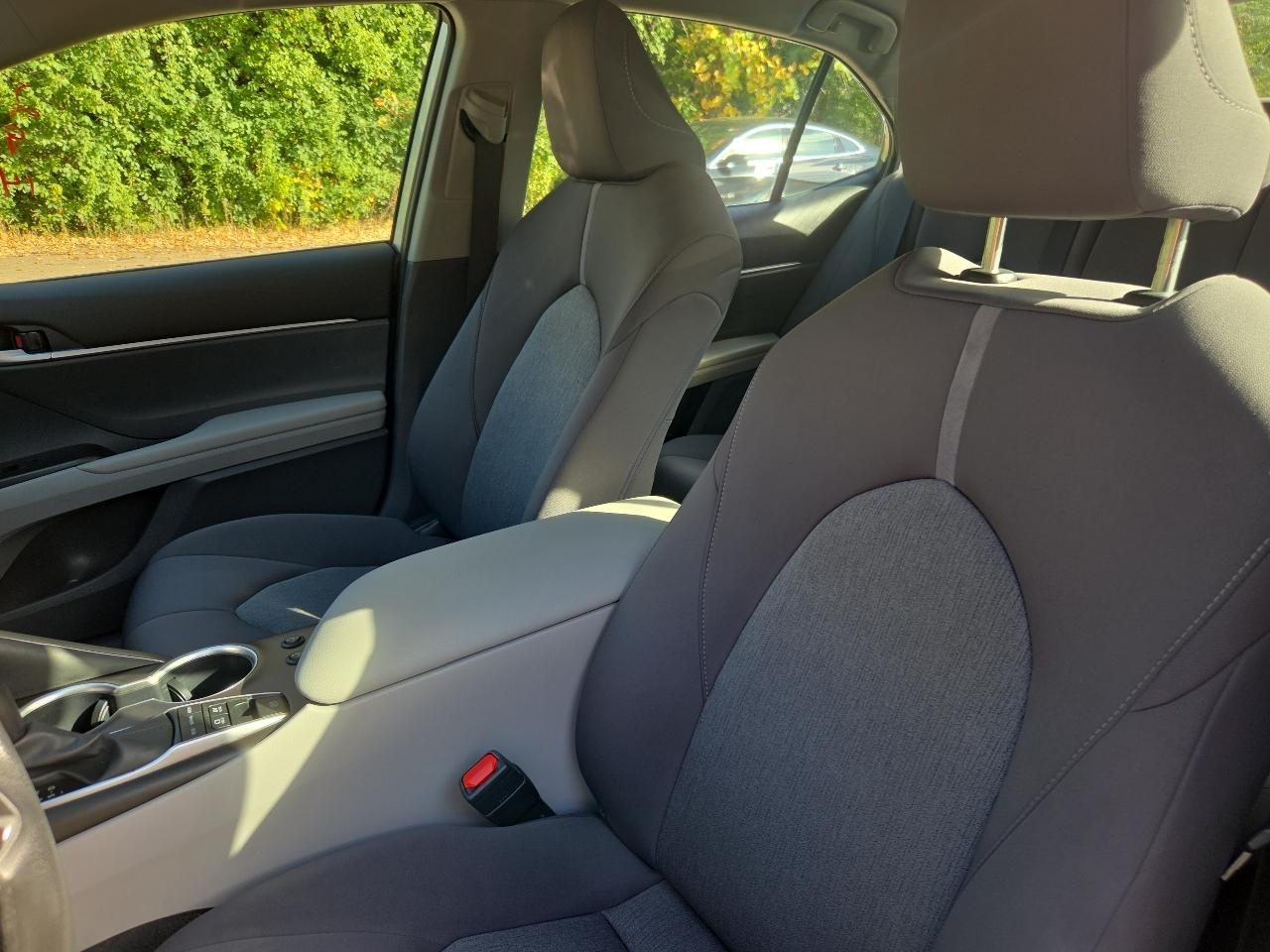 Toyota Camry Hybrid LE CVT (Natl) 2024