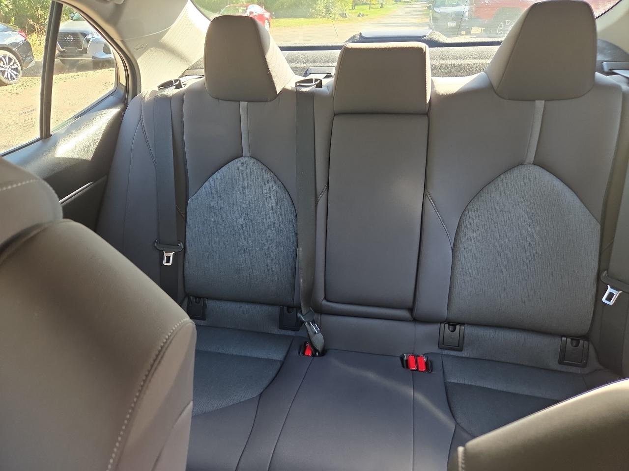 Toyota Camry Hybrid LE CVT (Natl) 2024