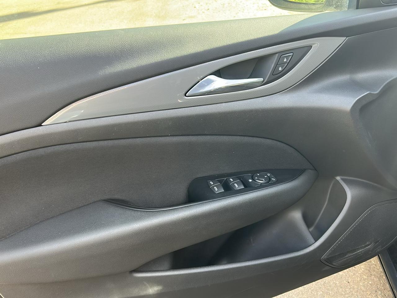 Buick Regal Sportback 4dr Sdn Preferred FWD 2018