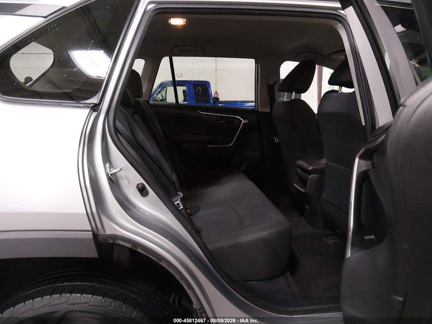 Toyota RAV4 LE AWD (Natl) 2020