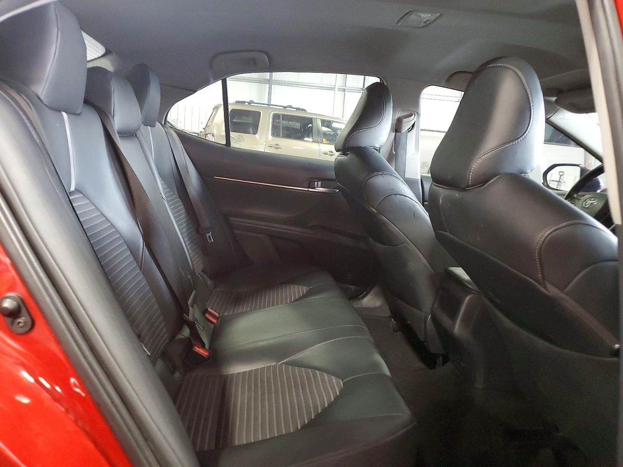 Toyota Camry LE Auto (Natl) 2019